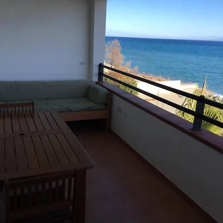 Spacieux Avec Vue Sur La Mer A 150 M² Piscine